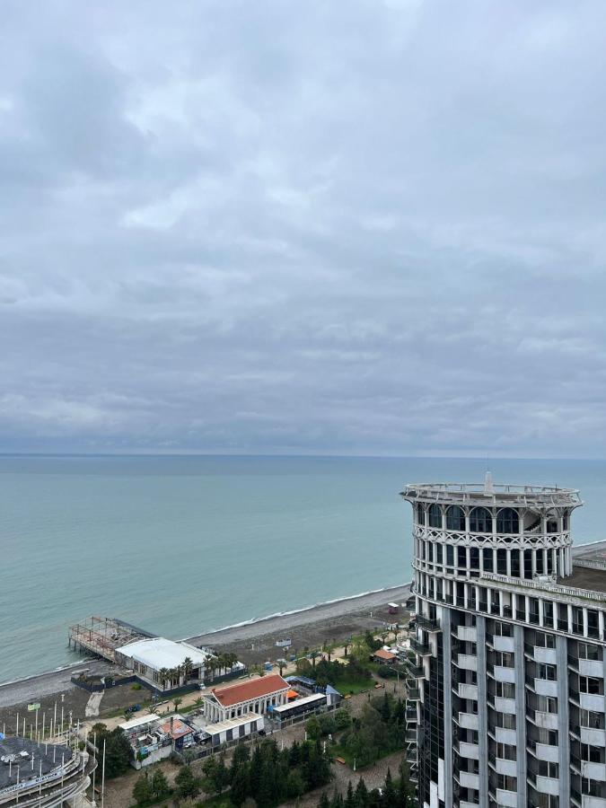 Holiday Lux Sea Towers Batoemi Buitenkant foto