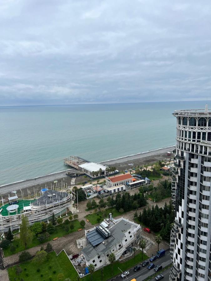 Holiday Lux Sea Towers Batoemi Buitenkant foto