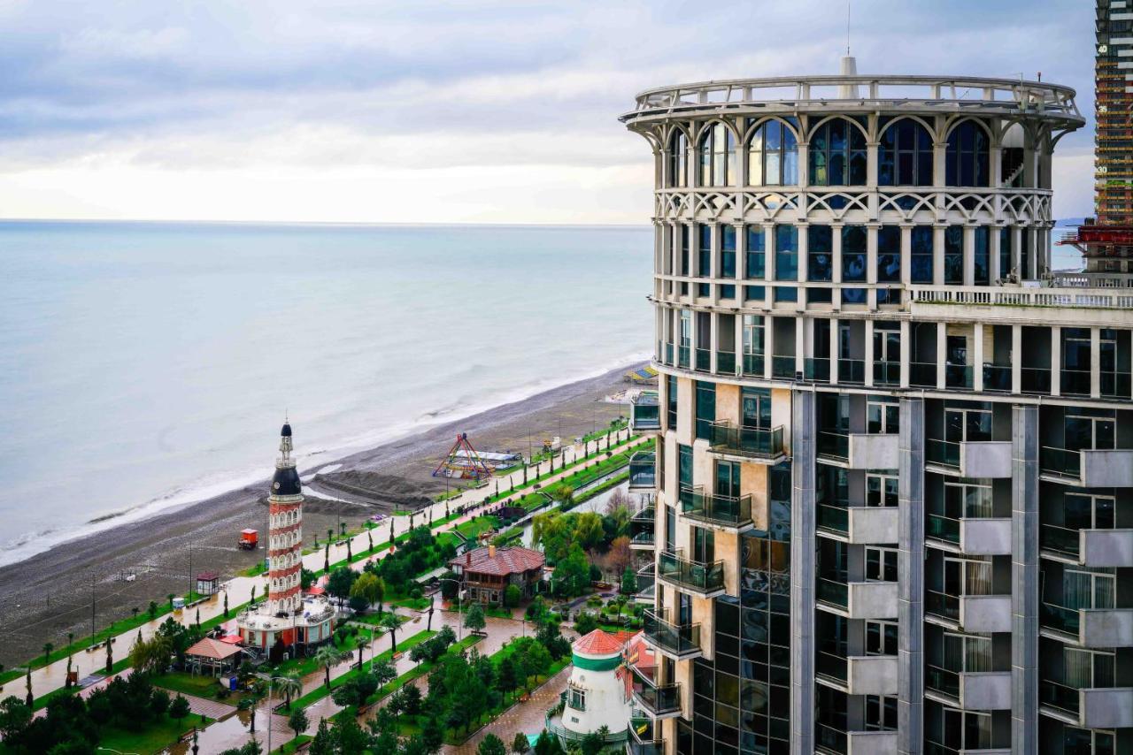 Holiday Lux Sea Towers Batoemi Buitenkant foto